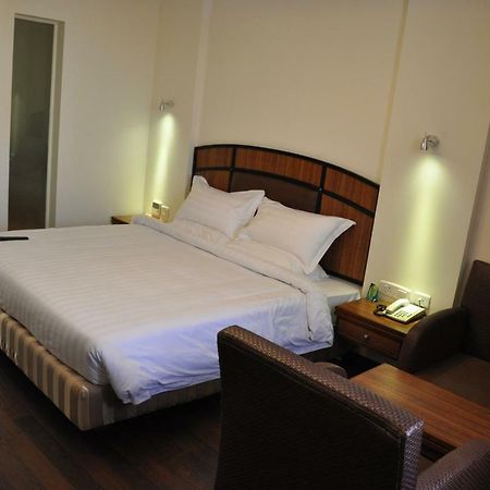 Hotel Marg Krishnaaya Vijayawāda Екстериор снимка