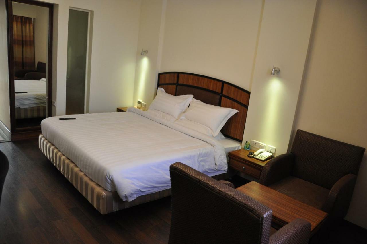 Hotel Marg Krishnaaya Vijayawāda Екстериор снимка